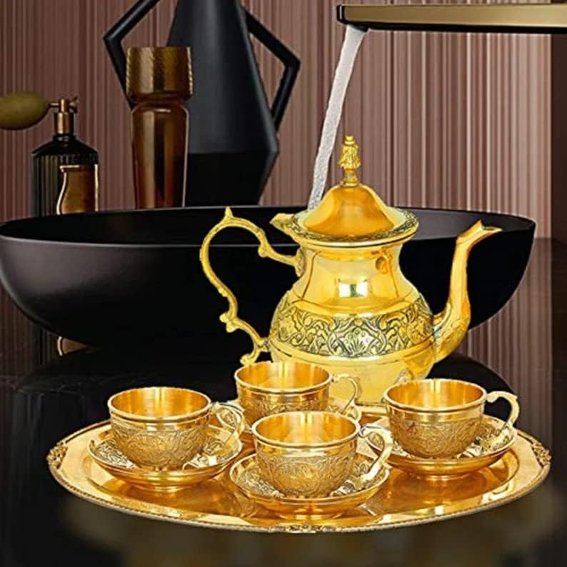 Royal Mughlai Style Pot za posluživanje pića i pića, čaj od čaja za čaj i šalica i tanjur s mesinganim ladicama Najbolji